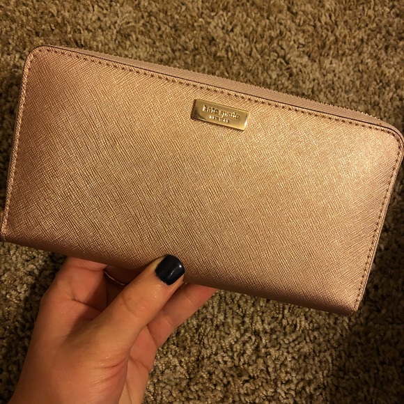 Kate Spade wallet - Picture 1 of 4